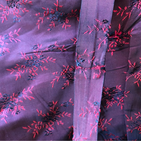 Vintage Western Vest Asian Red Black Floral Embroidered Silk Satin Gold Buttons - Picture 15 of 16